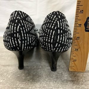 Great condition. Lower Heel. Anne Klein. 9.5